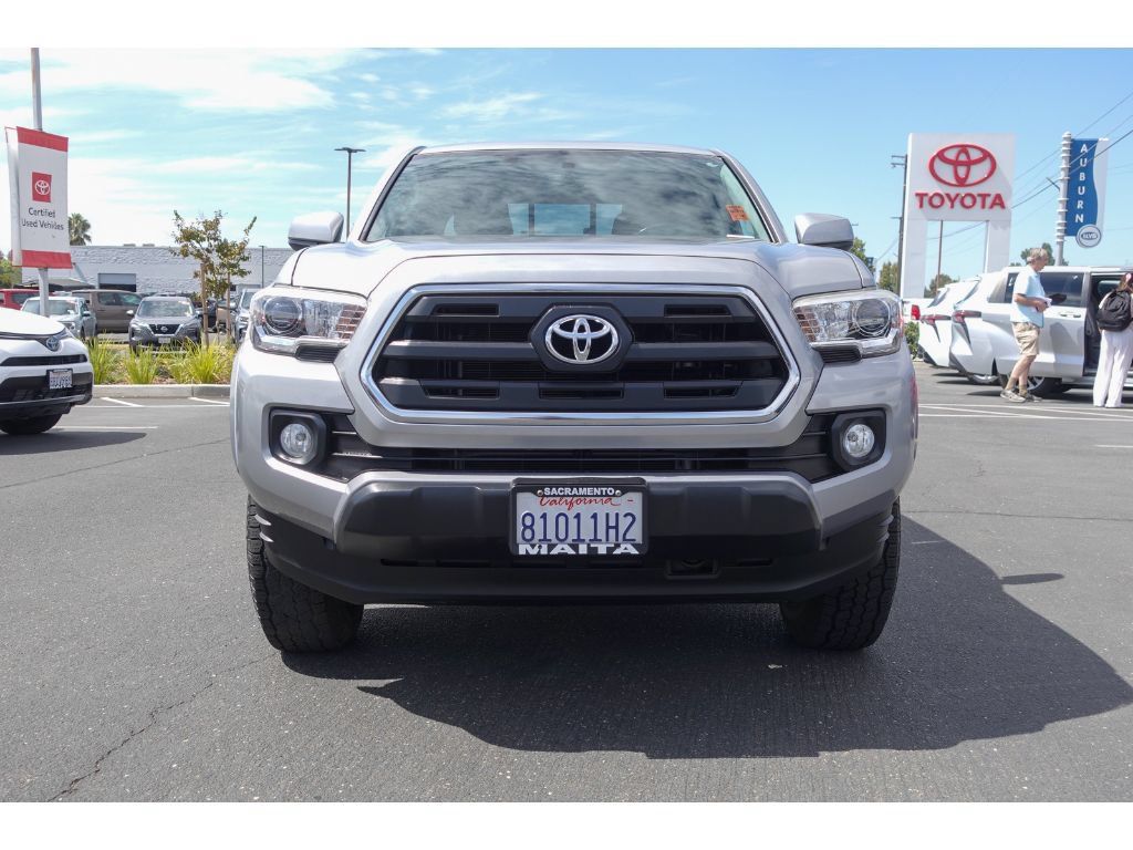Used 2017 Toyota Tacoma 4x4 Double Cab image 8