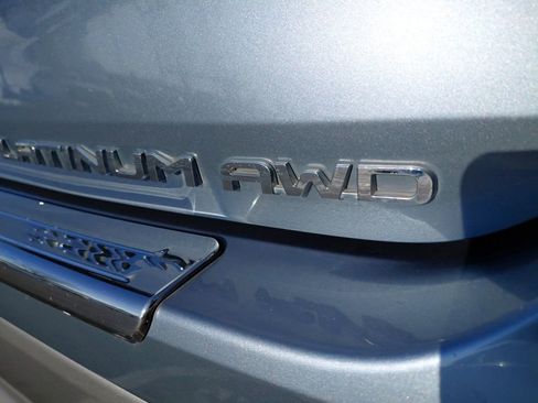 Used 2020 Toyota Highlander Platinum image 12