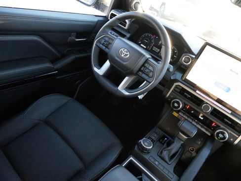 Certified 2025 Toyota 4Runner Limited image 9