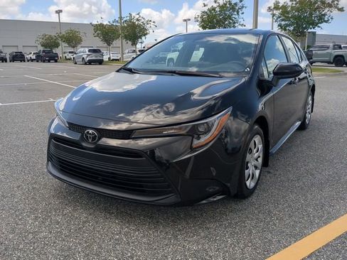 Certified 2025 Toyota Corolla LE image 8