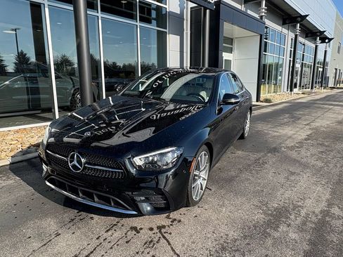 Used 2021 Mercedes-Benz E 450 4MATIC Sedan image 2