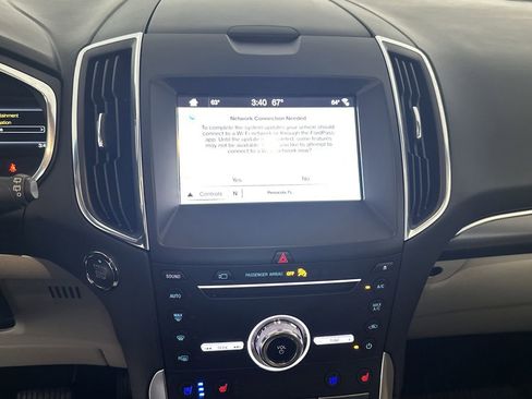 Used 2019 Ford Edge Titanium w/ Equipment Group 301A image 23