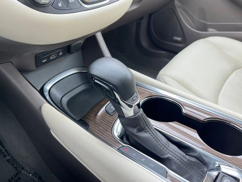 Used 2024 Chevrolet Malibu LT image 28