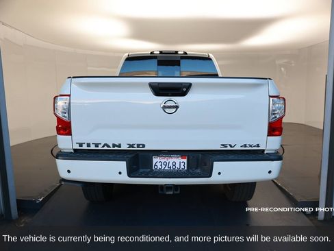Used 2021 Nissan Titan SV w/ SV Convenience Package image 6