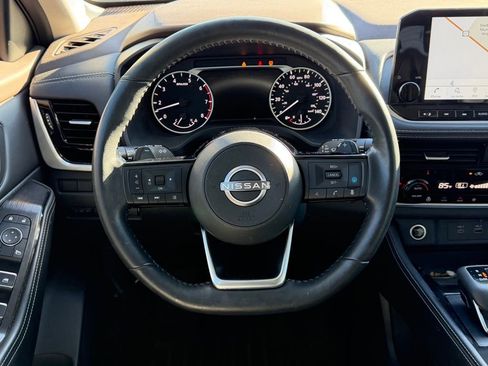 Used 2022 Nissan Rogue SL w/ SL Premium Package image 19