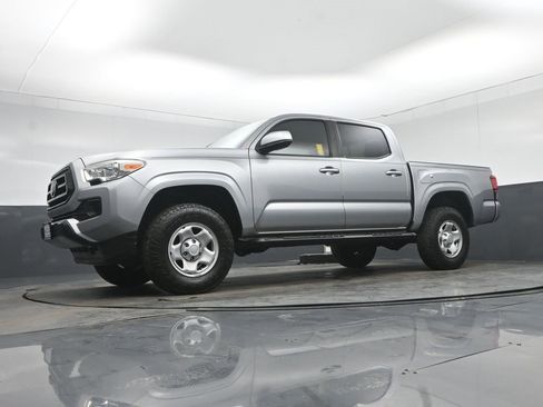 Used 2020 Toyota Tacoma SR w/ SR Convenience Package image 57