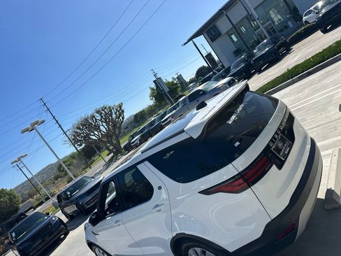 Used 2026 Land Rover Discovery S AWD/4WD image 5
