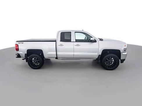 Used 2017 Chevrolet Silverado 1500 LT w/ All Star Edition image 4