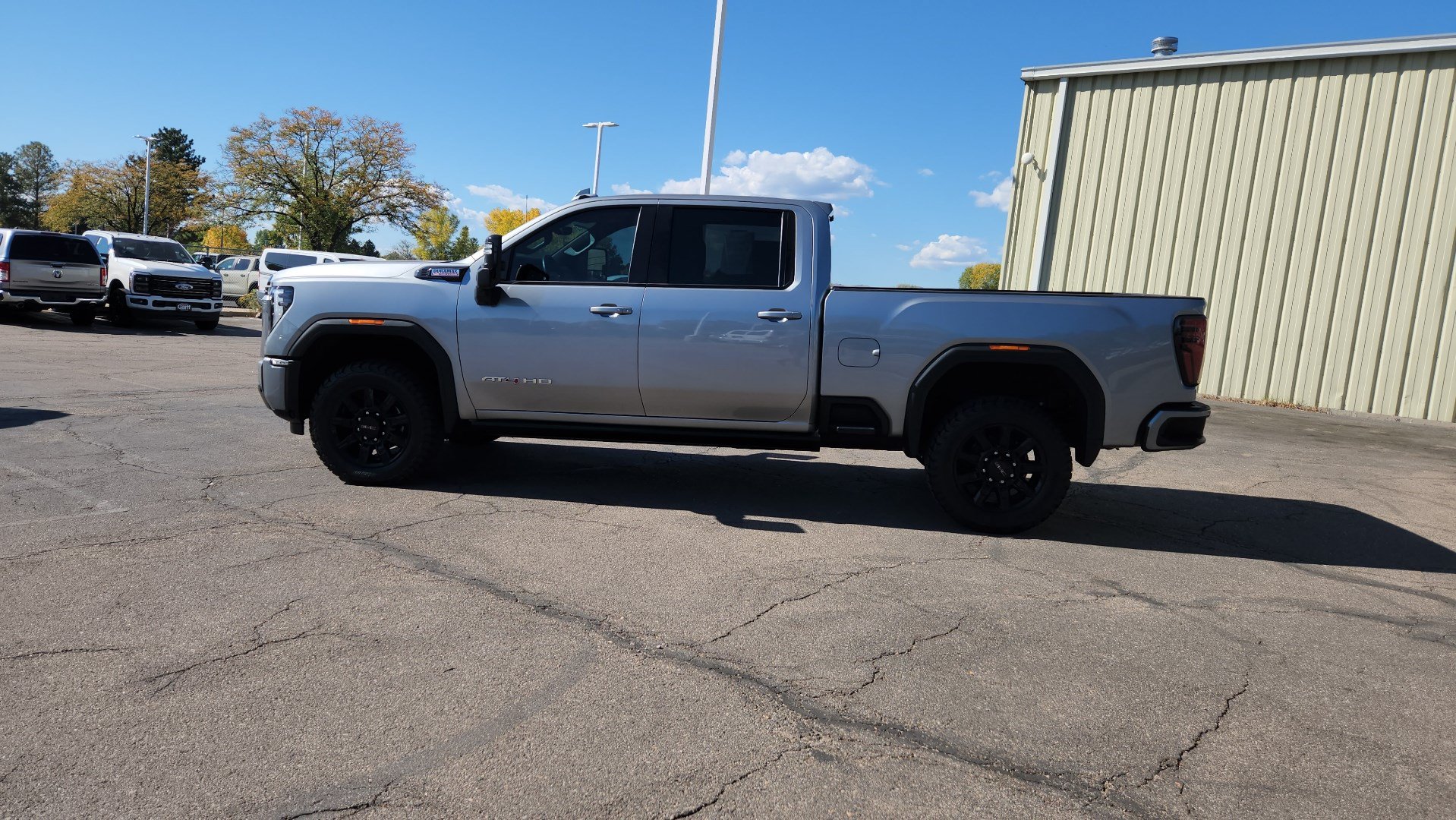 Used 2024 GMC Sierra 3500 AT4 w/ AT4 Premium Plus Package AWD/4WD image 7