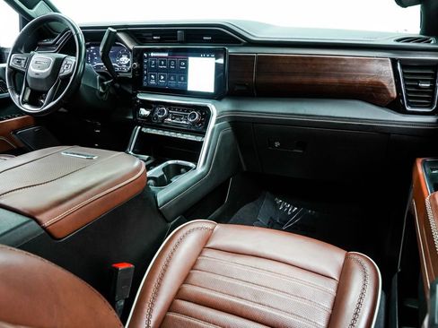 Used 2024 GMC Sierra 3500 Denali Ultimate image 19