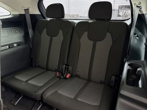 Used 2023 Kia Sorento LX image 27