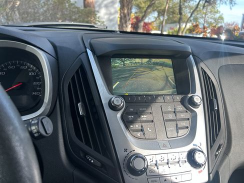 Used 2016 Chevrolet Equinox LS image 3