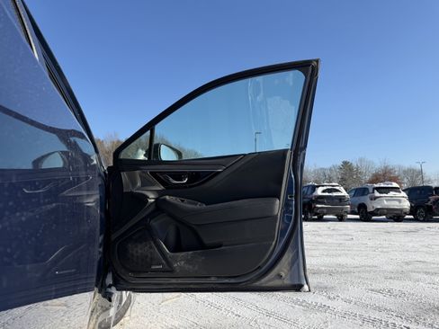 Used 2022 Subaru Outback Limited image 32