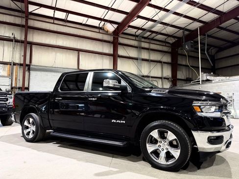 Used 2020 RAM 1500 Laramie AWD/4WD image 3
