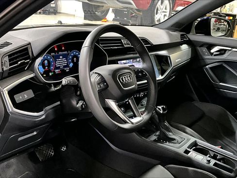 Used 2025 Audi Q3 2.0T Premium w/ Convenience Package image 16