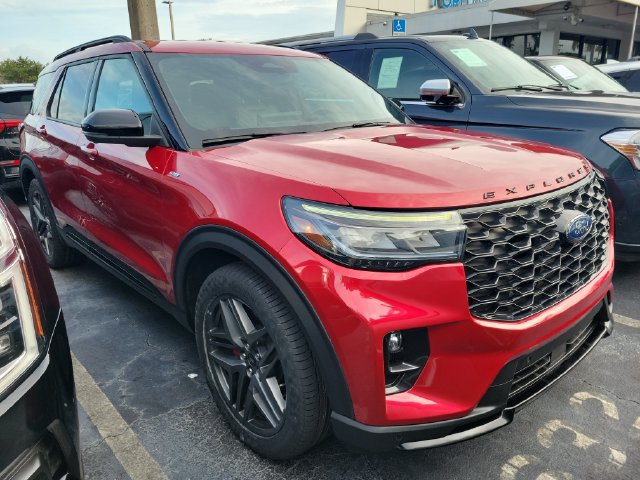 Certified 2025 Ford Explorer ST-Line w/ Premium Package RWD image 2