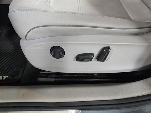 Used 2017 Volkswagen Passat 1.8T SE image 31