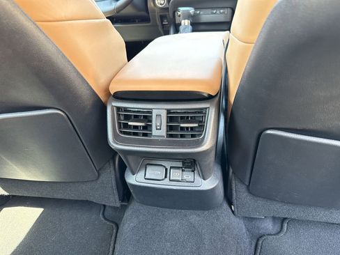 Used 2025 Lexus ES 350 w/ Premium Package image 18