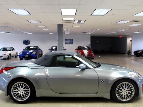 Used 2004 Nissan 350Z Touring image 12