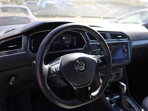 Used 2021 Volkswagen Tiguan SEL image 9
