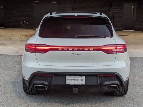 New 2026 Porsche Macan image 10