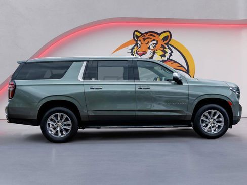 Used 2024 Chevrolet Suburban Premier image 4