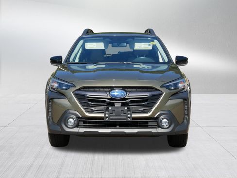 Used 2024 Subaru Outback Premium AWD/4WD image 2