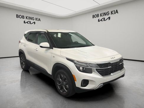 Used 2024 Kia Seltos LX AWD/4WD image 7