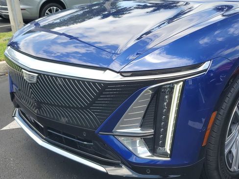 Certified 2024 Cadillac Lyriq Luxury AWD/4WD image 10