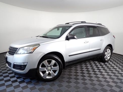 Used 2017 Chevrolet Traverse LS FWD image 10
