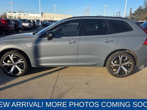 Used 2023 Volvo XC60 T8 Ultimate w/ Climate Package image 2