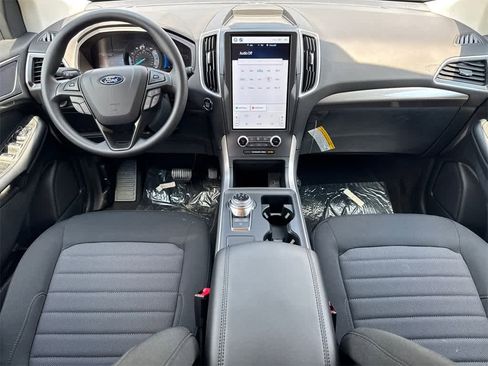 Used 2024 Ford Edge SE image 19