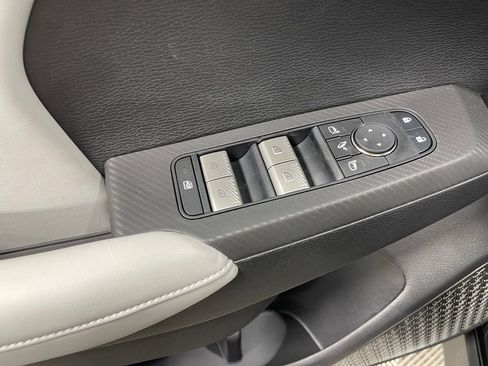 New 2025 Mitsubishi Outlander SE image 20