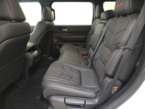 Used 2025 Nissan Armada PRO-4X AWD/4WD image 23