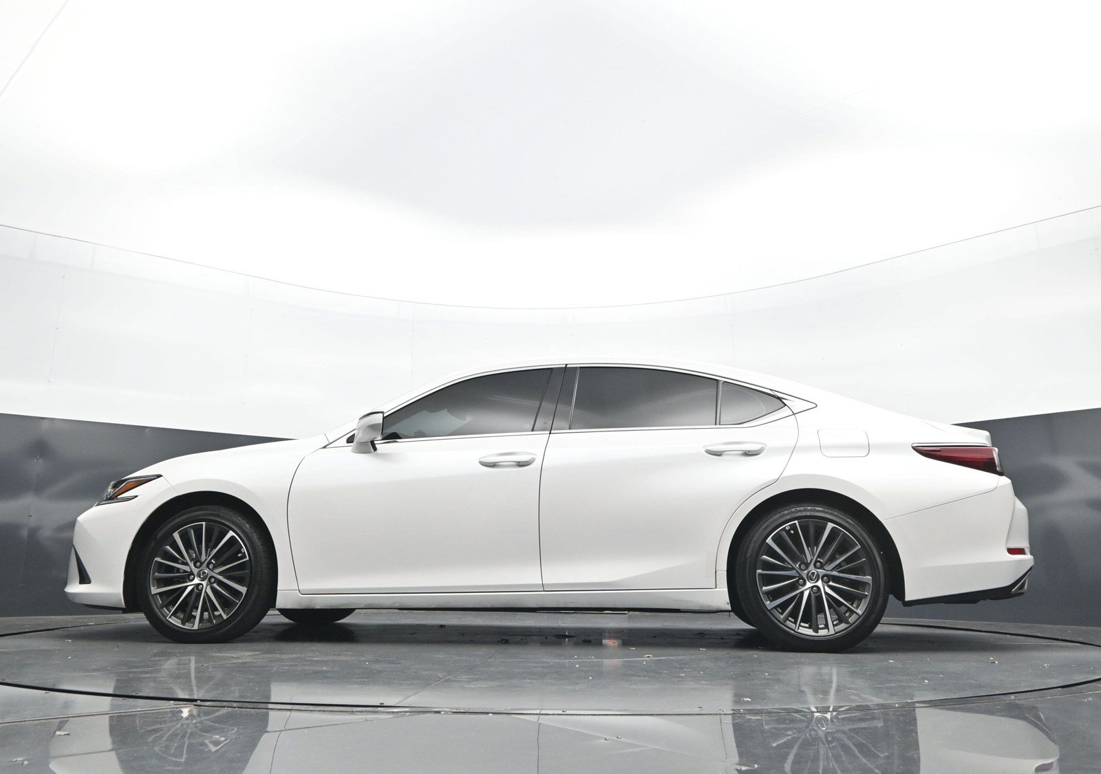 Used 2025 Lexus ES 350 w/ Premium Package FWD image 38