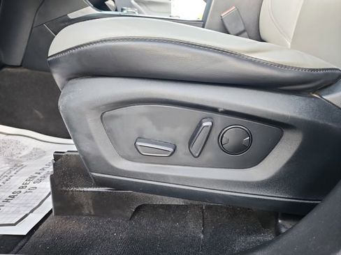 Used 2021 Ford Explorer XLT w/ Equipment Group 202A image 15