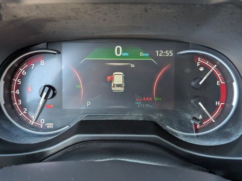 Used 2025 Toyota RAV4 XLE FWD image 19