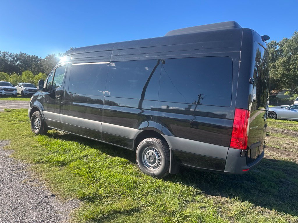Used 2025 Mercedes-Benz Sprinter 2500 image 3