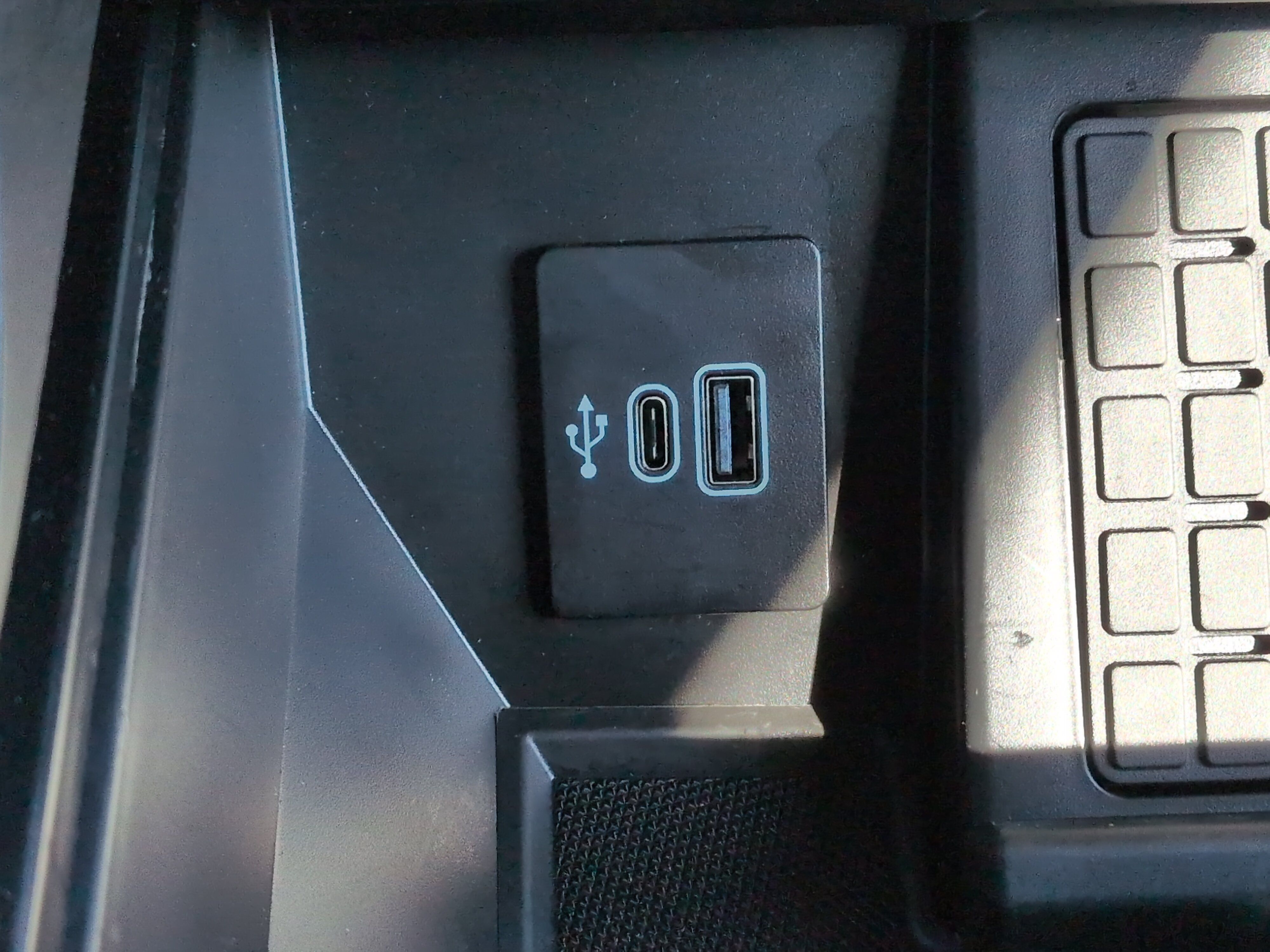Used 2025 Ford F150 Lariat w/ Equipment Group 502A High AWD/4WD image 21