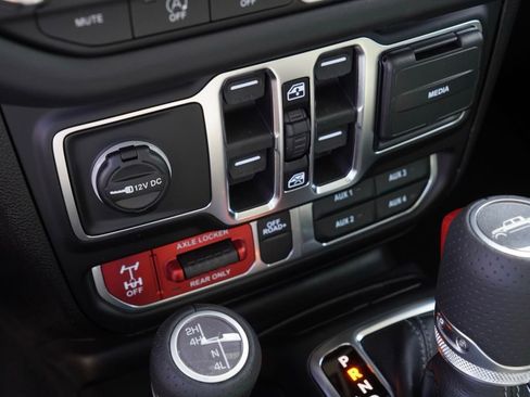 New 2026 Jeep Gladiator Mojave image 14