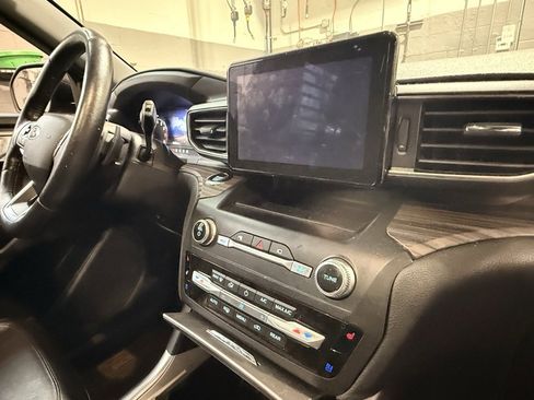 Used 2020 Ford Explorer Limited image 10