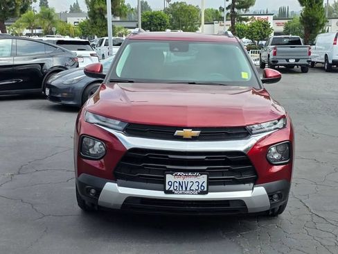 Used 2023 Chevrolet TrailBlazer LT w/ Convenience Package FWD image 2