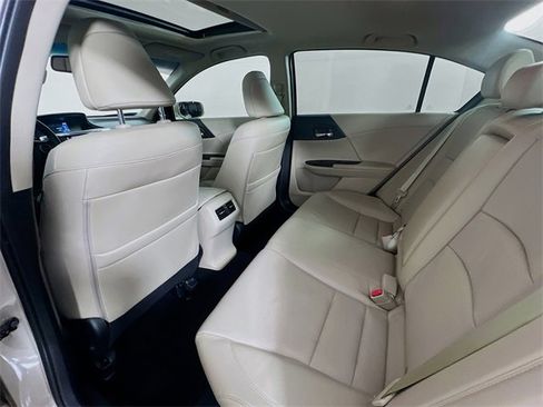 Used 2017 Honda Accord EX-L image 17