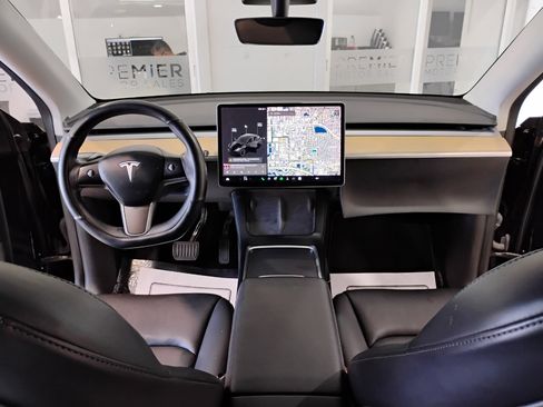 Used 2021 Tesla Model Y 2WD image 13