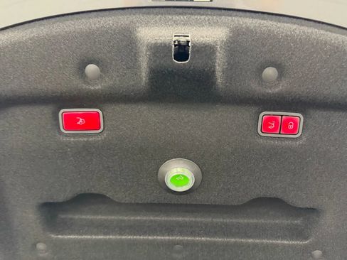 Used 2023 Mercedes-Benz SL 43 AMG w/ Driver Assistance Package image 28