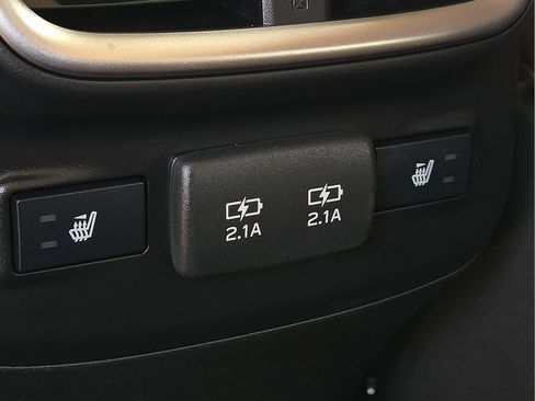 Used 2022 Subaru Outback Touring AWD/4WD image 11