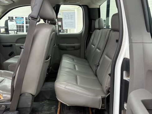 Used 2010 GMC Sierra 3500 W/T image 10