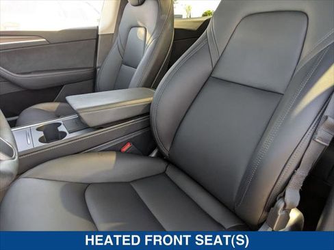 Used 2025 Tesla Model Y Long Range image 19