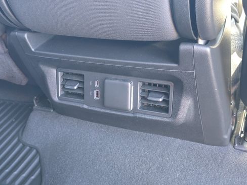 Used 2022 Chevrolet Silverado 1500 LT AWD/4WD image 28