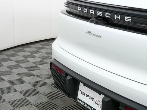 New 2026 Porsche Macan Electric image 36